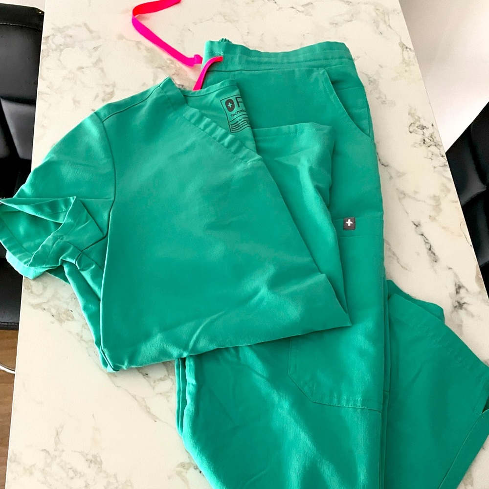Official Figs scrub set in limited edition surgical green!